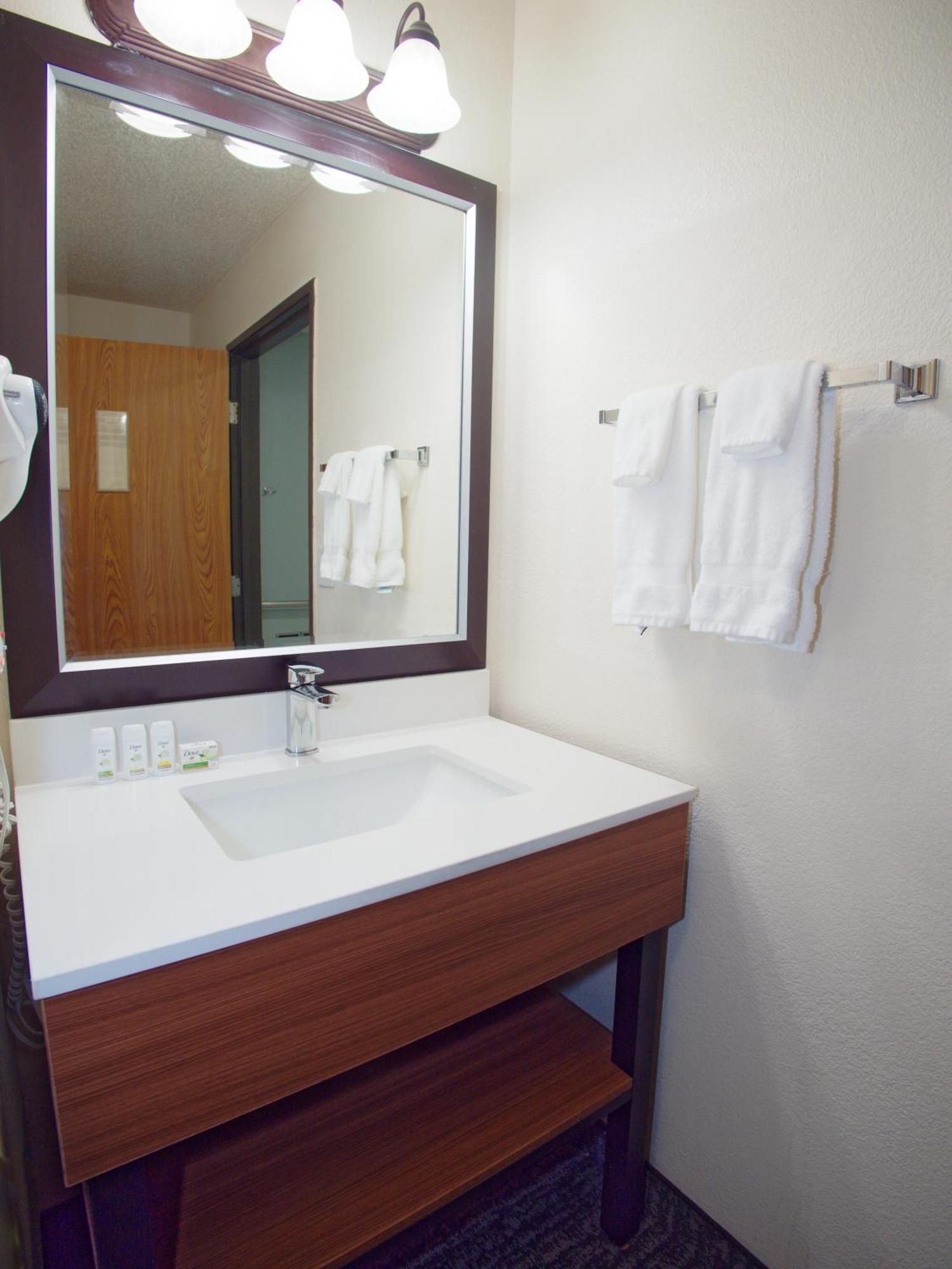 Ramada By Wyndham Coeur D'Alene Hotel Buitenkant foto