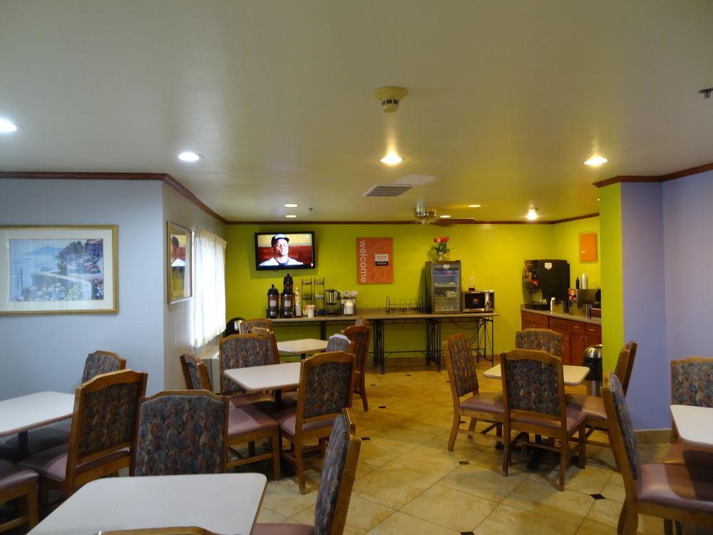 Ramada By Wyndham Coeur D'Alene Hotel Buitenkant foto