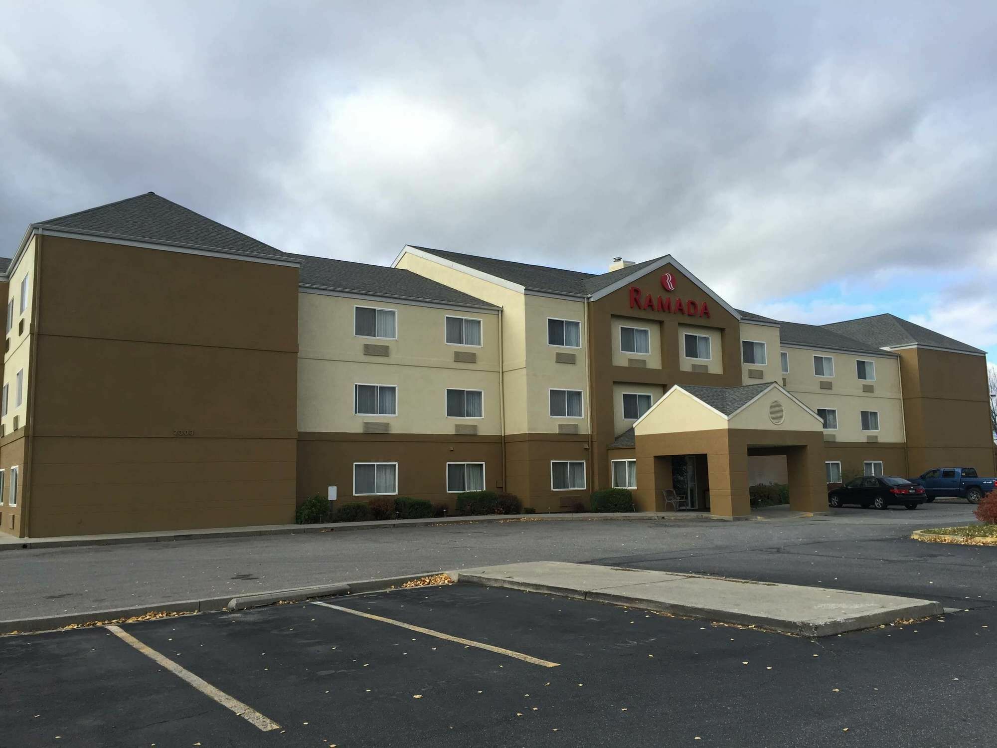Ramada By Wyndham Coeur D'Alene Hotel Buitenkant foto